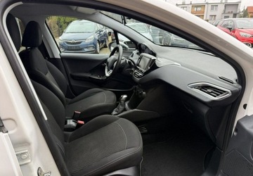 Peugeot 208 I Hatchback 5d Facelifting 1.2 PureTech 82KM 2017 Peugeot 208 1,2 82KM Klimatyzacja 1.2 Benzyna 82KM, zdjęcie 20