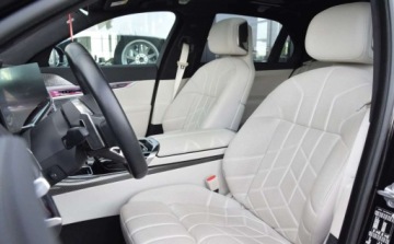 BMW Seria 7 G70 Sedan 3.0 40d 299KM 2023 BMW Seria 7 740d 300KM xDrive Individual Bowers Wilkins M Pakiet Salon PL, zdjęcie 17