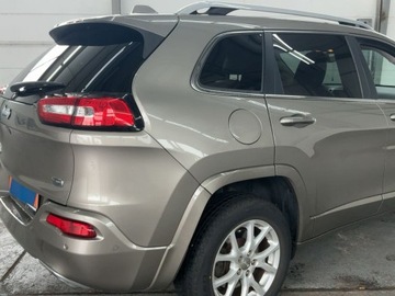 Jeep Cherokee V Terenowy 2.2 MJD 200KM 2016 Jeep Cherokee 2.2 M-Jet Overland 4WD, zdjęcie 2