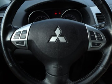 Mitsubishi Outlander II 2.0 MIVEC 147KM 2011 Mitsubishi Outlander 2.0, Salon Polska, zdjęcie 16