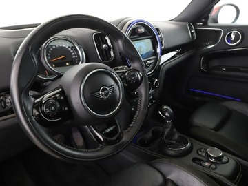Mini Countryman F60 Crossover 1.5 Plug-in Hybrid 224KM 2018 Mini Countryman Cooper S ALL4 PHEV Chili Panorama, zdjęcie 13
