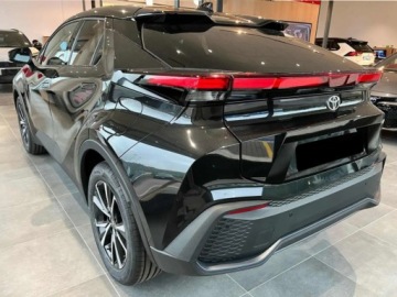 Toyota C-HR II SUV 1.8 Hybrid 140KM 2025 Od ręki - Style 1.8 Hybrid 140KM | Podgrzewane fotele!, zdjęcie 2