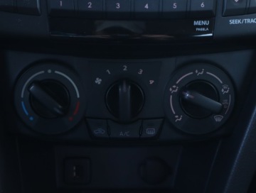 Suzuki Swift V Hatchback 5d 1.2 VVT 94KM 2013 Suzuki Swift 1.2, Salon Polska, Klima, zdjęcie 14