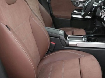 Mercedes GLB SUV 1.3 200 163KM 2025 Mercedes-Benz GLB 200 AMG Line 1.3 163KM, zdjęcie 3