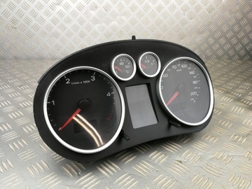 8Z0920900M PŘÍSTROJOVÁ DESKA BUDÍKY DISPLEJ POLFIS AUDI A2 1,4 TDI EVROPA