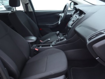 Ford Focus III Kombi Facelifting 1.0 EcoBoost 125KM 2017 Ford Focus 1.0 EcoBoost, Klima, Klimatronic, zdjęcie 8