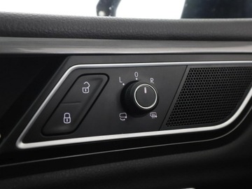 Volkswagen Golf Sportsvan Sportsvan 1.6 TDI BlueMotion Technology 110KM 2016 Volkswagen Golf Sportsvan DSG klima auto grzane, zdjęcie 31