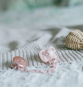 HYGGE BABY KITTEN PACIFIC CLIP СЕРЫЙ SUAVINEX