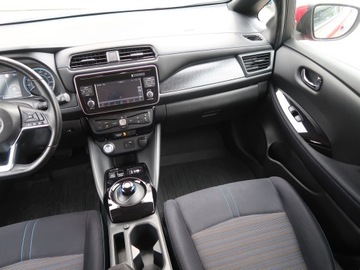 Nissan Leaf II Hatchback Elektryczny 40kWh 150KM 2018 Nissan Leaf 40 kWh, SoH 90%, Salon Polska, zdjęcie 7