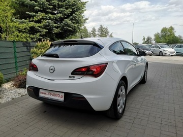 Opel Astra J Hatchback 5d 1.4 Turbo ECOTEC 120KM 2011 Opel Astra 14 16V 120 KM GTC Klima Parktronic, zdjęcie 5