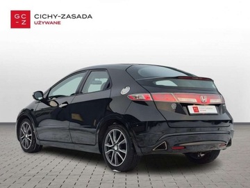 Honda Civic VIII Hatchback 3d 1.8 i-VTEC 140KM 2011 Honda Civic 1.8 benzyna 140KM cz.park. alufelgi klima autom. multifunkcja, zdjęcie 2