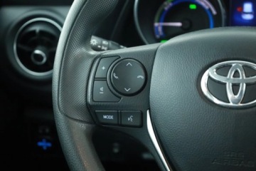 Toyota Auris II Hatchback 5d Facelifting 1.8 Hybrid 136KM 2016 Toyota Auris Hybrid, Salon Polska, Serwis ASO, zdjęcie 11
