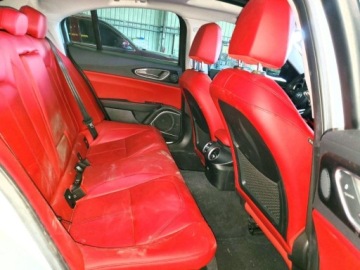 Alfa Romeo Giulia II Sedan Facelifting 2.0 Turbo 280KM 2021 Alfa Romeo Giulia Sport 2021 2.0 Benzyna 280KM, zdjęcie 10