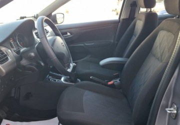 Citroen C-Elysee II Sedan Facelifting 1.2 PureTech 82KM 2018 Citroen C-Elysee C-Elysee 1.2 PureTech MoreLife 1.2 Benzyna 82KM, zdjęcie 10