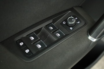 Volkswagen Touran III 1.8 TSI 180KM 2017 VW Touran 1.8 TSI, Salon Polska, Serwis ASO, zdjęcie 19