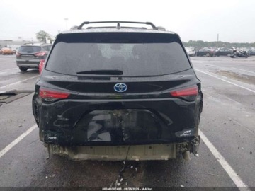 Toyota Sienna III 2022 Toyota Sienna 2022r., XSE, od ubezpieczalni 2.5 Benzyna 190KM, zdjęcie 5