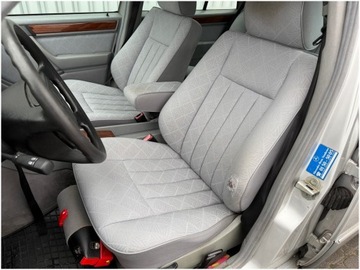 Mercedes W124 Sedan 2.5 D 113KM 1995 Mercedes-Benz W124 E 250, zdjęcie 14