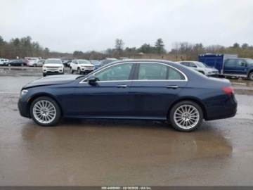 Mercedes Klasa E W214 2023 Mercedes-Benz Klasa E 2023 r., E350 4 MATIC 2.0 Benzyna 255KM, zdjęcie 14