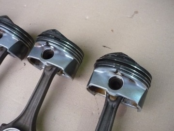 TŁOK KORBOWÓD VW AUDI SEAT SKODA 2.0 FSI BLR 06BH