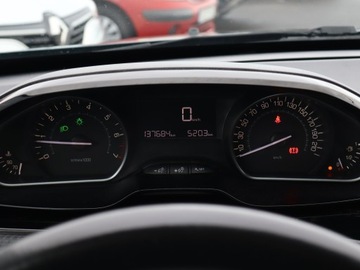 Peugeot 2008 I SUV Facelifting 1.2 PureTech 82KM 2017 Peugeot 2008 1.2 PureTech, Salon Polska, zdjęcie 10