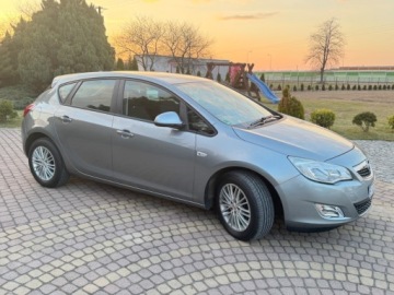 Opel Astra J Hatchback 5d 1.4 Twinport ECOTEC 100KM 2011 Opel Astra 1.4 100KM Klima 1-reka Tablet Carplay Gotowy do jazdy PL, zdjęcie 32