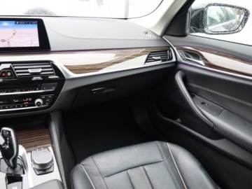 BMW Seria 5 G30-G31 Limuzyna 530e iPerformance 252KM 2019 BMW 5 530e iPerformance, Salon Polska, Serwis ASO, zdjęcie 7