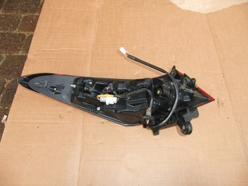 SVĚTLO PRAVÁ TOYOTA CAMRY LED EVROPA PĚKNÝ