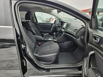 Renault Megane IV Hatchback 5d  Facelifting 1.3 TCe 140KM 2021 Renault Megane 1,3 benzyna 140KM, zdjęcie 7