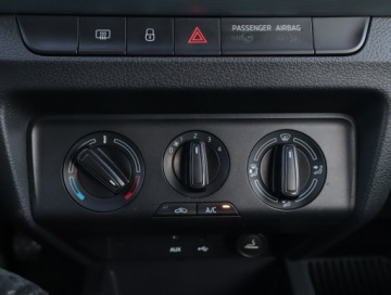 Skoda Fabia III Hatchback 1.2 TSI 110KM 2015 Skoda Fabia 1.2 TSI, Salon Polska, Klima, zdjęcie 12