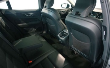 Volvo S60 III 2023 Volvo S60 Volvo S60 B5 B AWD Ultimate Dark 2.0 Hybryda 250KM, zdjęcie 14