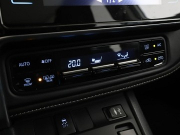 Toyota Auris II Touring Sports Facelifting 1.8 Hybrid 136KM 2015 Toyota Auris lift navi kamera panorama hak, zdjęcie 25