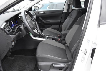 Volkswagen Taigo 1.0 TSI 110KM 2022 Volkswagen Taigo SalonPL 110KM TSI DSG Life APPconnect Pakiety Pod.Fotel D, zdjęcie 27