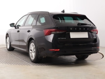 Skoda Octavia IV Liftback 1.5 TSI EVO 150KM 2022 Skoda Octavia 1.5 TSI e-tec, Salon Polska, zdjęcie 3