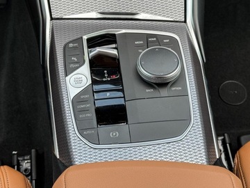 BMW Seria 3 G20-G21 Limuzyna Facelifting 2.0 330i 245KM 2025 BMW Seria 3 330i xDrive Sport Sedan 2.0 (245KM) 2025, zdjęcie 10