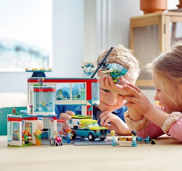 LEGO CITY БОЛЬНИЦА С ПАЦИЕНТАМИ ВЕРТОЛЕТ СКОРОЙ ПОМОЩИ