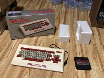 Nintendo Famicom Family Basic (HVC-007) в коробке