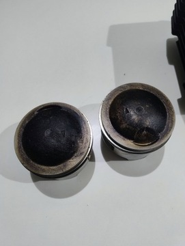 Цилиндр с поршнями установлен Suzuki GS 500