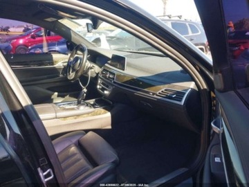 BMW Seria 7 G70 2022 BMW Seria 7 740i 2022 3.0l 3.0 Benzyna 335KM, zdjęcie 9