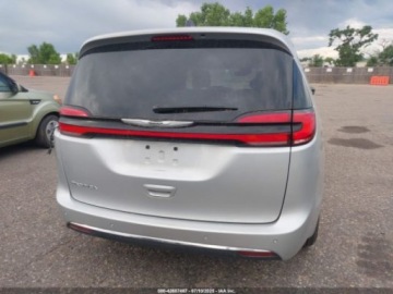 Chrysler Pacifica II 2024 Chrysler Pacifica Touring L 2024 3.6 Benzyna 287KM, zdjęcie 4