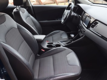 Kia Niro I Crossover 1.6 GDi Hybrid 141KM 2016 Kia Niro Hybrid, Salon Polska, Serwis ASO, zdjęcie 8