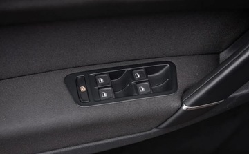 Volkswagen Golf Sportsvan Sportsvan 1.6 TDI BlueMotion 110KM 2014 Volkswagen Golf Sportsvan 1.6TDI 110KM NaVi Panorama Pdc ALu Po Serwisie G, zdjęcie 16