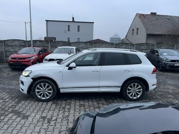 Volkswagen Touareg II SUV 4.2 V8 TDI 340KM 2014 Volkswagen Touareg R-line DSG 4Motion Pneumatyka, zdjęcie 3