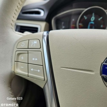 Volvo XC70 II Kombi Facelifting 2.0 D4 DRIVE-E 181KM 2014 Volvo XC 70 Volvo XC 70 D4 Geartronic Momentum 2.0 Diesel 181KM, zdjęcie 35