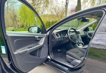 Volvo V60 I Kombi Facelifting 2.0 D2 DRIVE-E 120KM 2017 Volvo V60 Volvo V60 D2 Geartronic 2.0 Diesel 120KM, zdjęcie 13