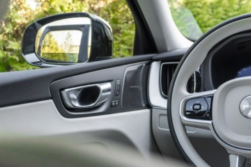 Volvo XC60 II 2025 Volvo XC 60 Plus Dark B5 AWD mild hybrid Benzyna, zdjęcie 25