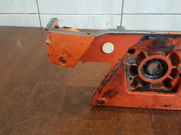 HUSQVARNA 61 268 266 272 КОРПУС ДВИГАТЕЛЯ КАРТЕР