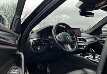 BMW Seria 5 G30-G31 Touring Facelifting 2.0 530i 252KM 2021 BMW Seria 5 530i 252 KM Laser M Sport Panorama Hak Navi ACC Head Up Shadow, zdjęcie 16