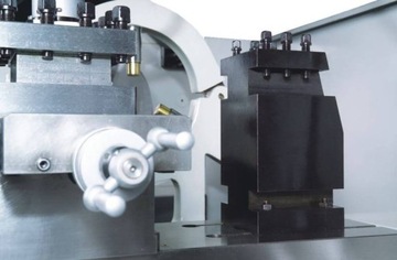 УНИВЕРСАЛЬНЫЙ ТОКАРНЫЙ СТАНОК ПРОМА 25015014