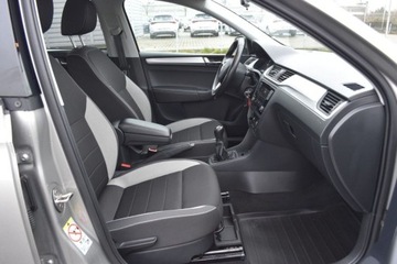 Skoda Rapid II Liftback Facelifting 1.0 TSI 110KM 2017 Skoda RAPID SalonPL 1.0 TSI 110KM AmbitionAudio Klimatyzacja Alu 15 Dealer, zdjęcie 32