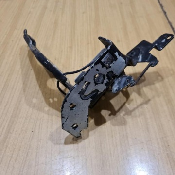 КРЕПЛЕНИЕ ТРОСА РУЧКИ ГАЗОВОГО РЫЧАГА BRIGGS & STRATTON QUANTUM 3,5 л.с.